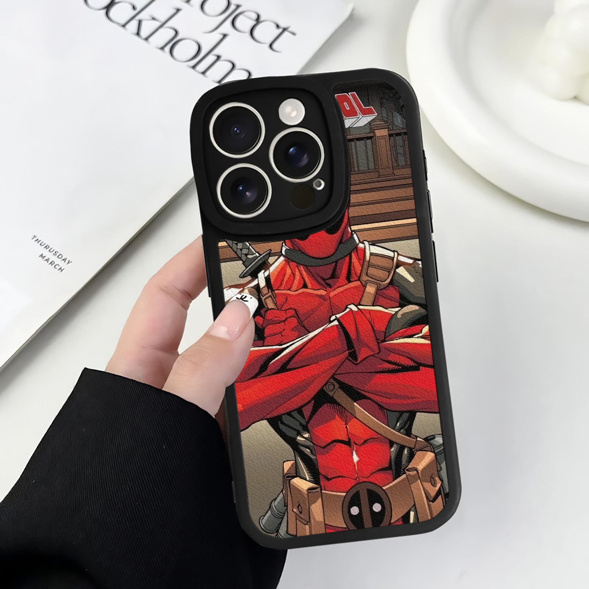 （画像用） Deadpool デッドプール 【iPhone 16シリーズ対応】シリコンスマホケース（レザー調） 材質：シリコン